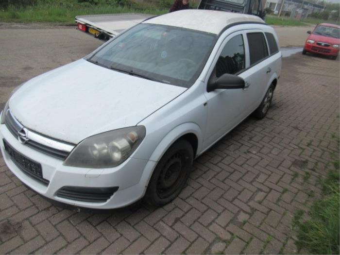 Opel Astra H SW 1.9 CDTi 16V 150 Samochód złomowany (2006, Bialy)