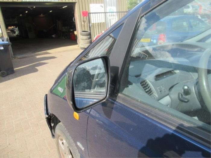 Toyota Previa 2.0 D-4D 16V Épave (2001, Bleu)