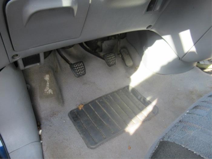 Toyota Previa 2.0 D-4D 16V Épave (2001, Bleu)