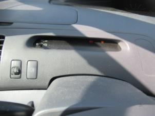 Toyota Previa 2.0 D-4D 16V Épave (2001, Bleu)