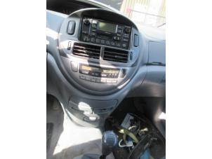 Toyota Previa 2.0 D-4D 16V Épave (2001, Bleu)