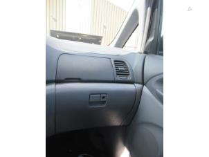 Toyota Previa 2.0 D-4D 16V Épave (2001, Bleu)