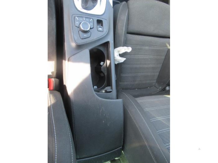 Opel Insignia Sports Tourer 2.0 CDTI 16V 160 Ecotec Épave (2013, Noir)