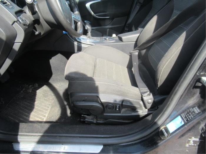 Opel Insignia Sports Tourer 2.0 CDTI 16V 160 Ecotec Épave (2013, Noir)