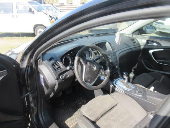 Opel Insignia Sports Tourer 2.0 CDTI 16V 160 Ecotec Épave (2013, Noir)