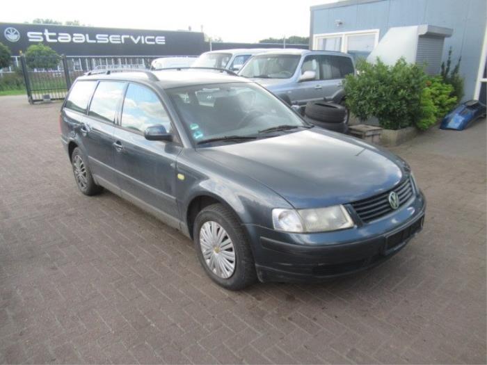 Volkswagen Passat Variant 1.6 Salvage vehicle (1999, Gray)