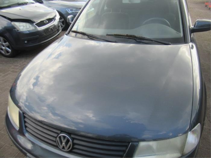 Volkswagen Passat Variant 1.6 Vehículo de desguace (1999, Gris)