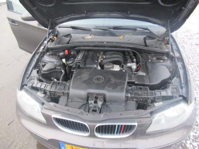 BMW 1 serie 118i 16V Schrottauto (2006, Braun)