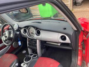 BMW Mini 1.6 16V Cooper Samochód złomowany (2001, Czerwony)