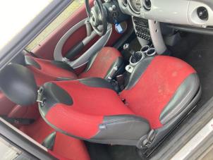 BMW Mini 1.6 16V Cooper Samochód złomowany (2001, Czerwony)
