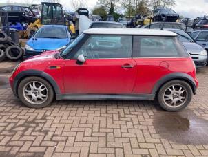 BMW Mini 1.6 16V Cooper Samochód złomowany (2001, Czerwony)
