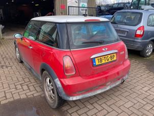 BMW Mini 1.6 16V Cooper Samochód złomowany (2001, Czerwony)