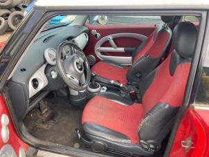 BMW Mini 1.6 16V Cooper Samochód złomowany (2001, Czerwony)