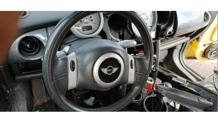 BMW Mini One/Cooper 1.6 16V One Samochód złomowany (2002, Zólty)