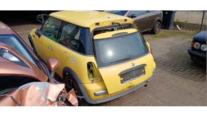 BMW Mini One/Cooper 1.6 16V One Samochód złomowany (2002, Zólty)