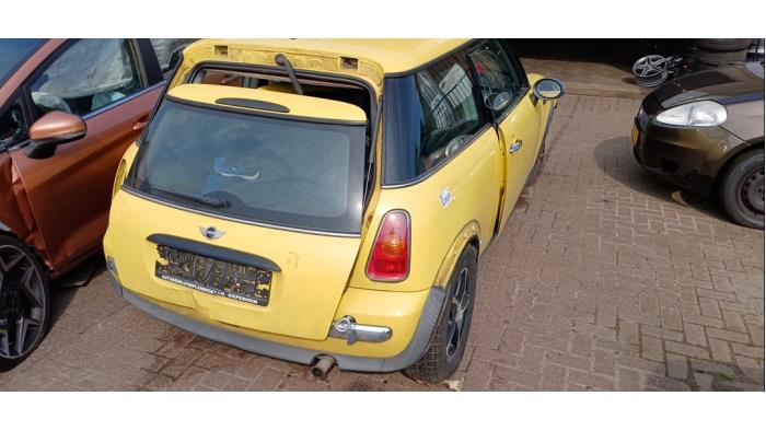 BMW Mini One/Cooper 1.6 16V One Samochód złomowany (2002, Zólty)