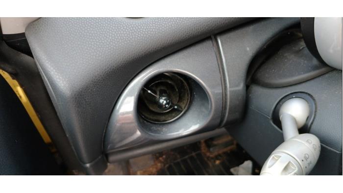BMW Mini One/Cooper 1.6 16V One Samochód złomowany (2002, Zólty)