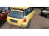 BMW Mini One/Cooper 1.6 16V One Samochód złomowany (2002, Zólty)