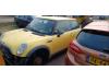 BMW Mini One/Cooper 1.6 16V One Samochód złomowany (2002, Zólty)