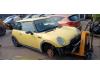 BMW Mini One/Cooper 1.6 16V One Samochód złomowany (2002, Zólty)