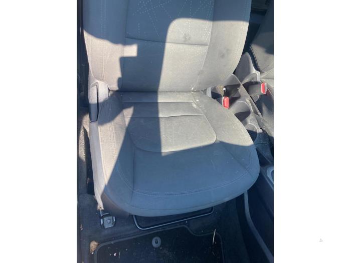 Kia Rio III 1.1 CRDi VGT 12V Épave (2012, Noir)