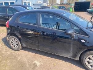 Kia Rio III 1.1 CRDi VGT 12V Épave (2012, Noir)