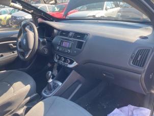 Kia Rio III 1.1 CRDi VGT 12V Épave (2012, Noir)
