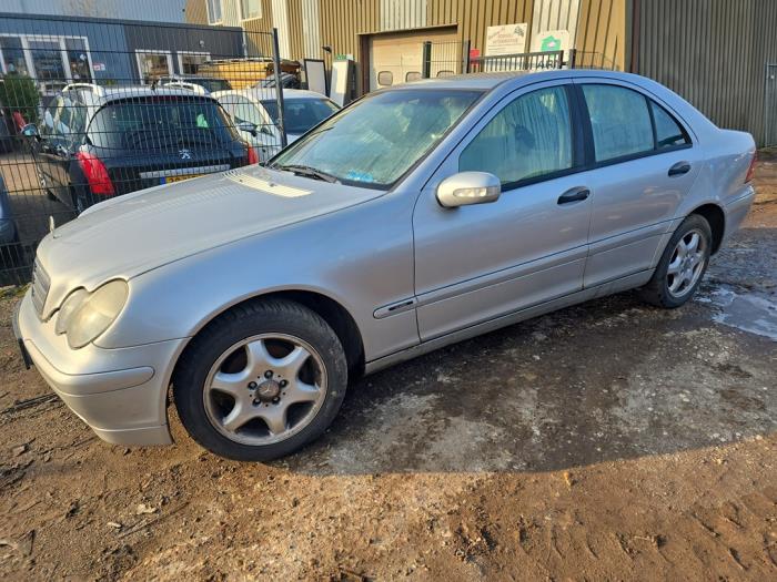 Mercedes C-Klasse Épave (2003, Gris)