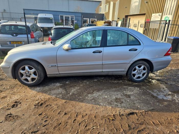Mercedes C-Klasse Épave (2003, Gris)