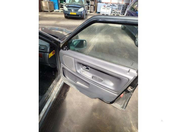 Volvo V70 2.5 TDI Épave (2000, Noir)