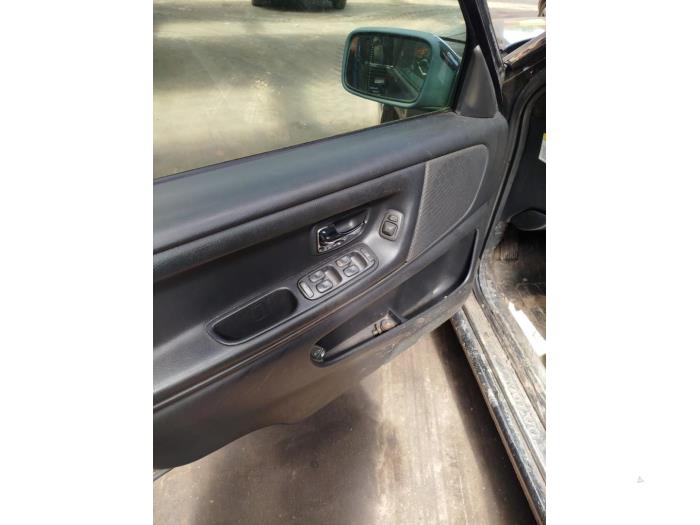Volvo V70 2.5 TDI Épave (2000, Noir)