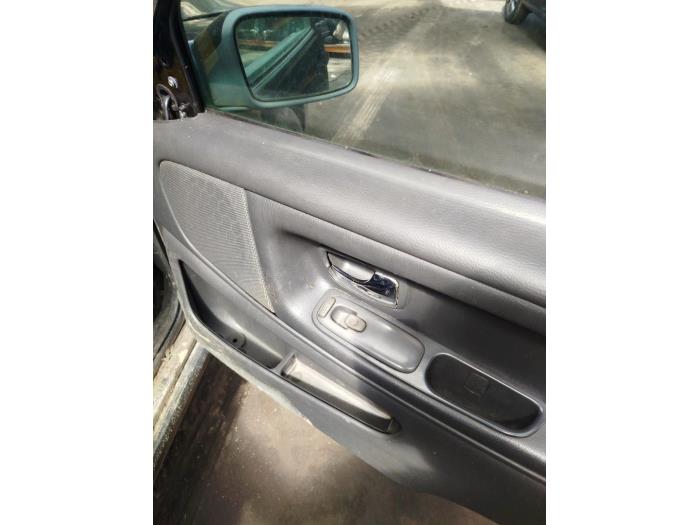 Volvo V70 2.5 TDI Épave (2000, Noir)