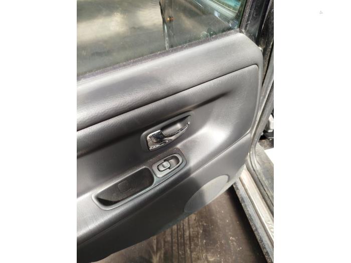 Volvo V70 2.5 TDI Épave (2000, Noir)