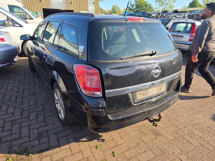 Opel Astra H SW 1.6 16V Twinport Samochód złomowany (2006, Czarny)