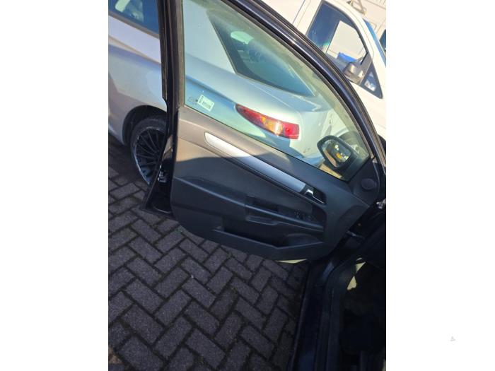 Opel Astra H SW 1.6 16V Twinport Samochód złomowany (2006, Czarny)