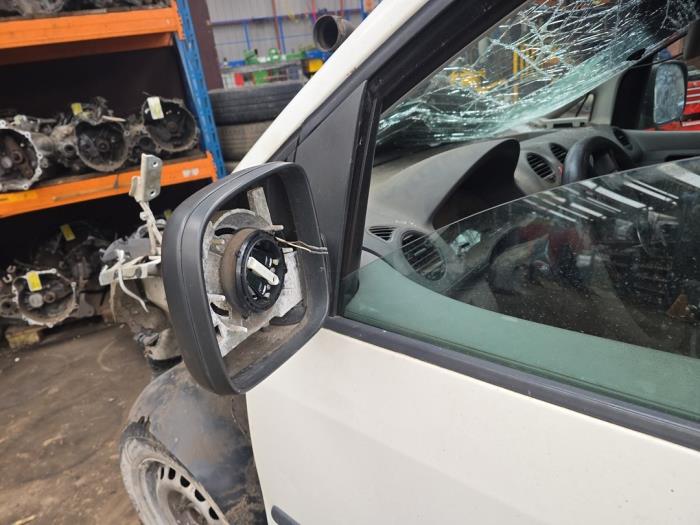 Volkswagen Caddy III 2.0 SDI Samochód złomowany (2005, Bialy)