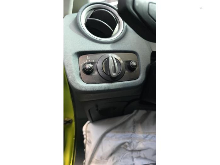 Ford Fiesta 6 1.6 TDCi 16V 90 Van Salvage vehicle (2009, Green)