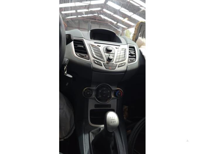 Ford Fiesta 6 1.6 TDCi 16V 90 Van Salvage vehicle (2009, Green)