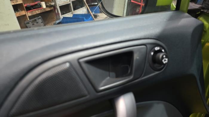 Ford Fiesta 6 1.6 TDCi 16V 90 Van Salvage vehicle (2009, Green)