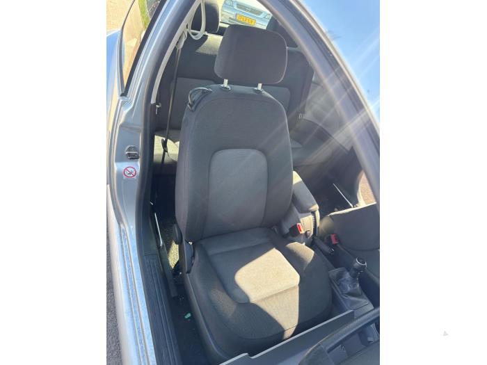 Volkswagen New Beetle 1.6 Épave (2005, Gris)