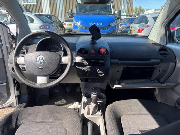 Volkswagen New Beetle 1.6 Épave (2005, Gris)