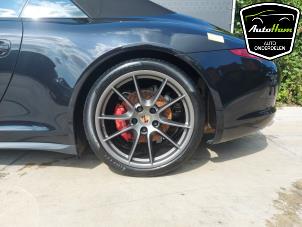 Porsche 911 3.8 24V Carrera 4S Samochód złomowany (2013, Czarny)