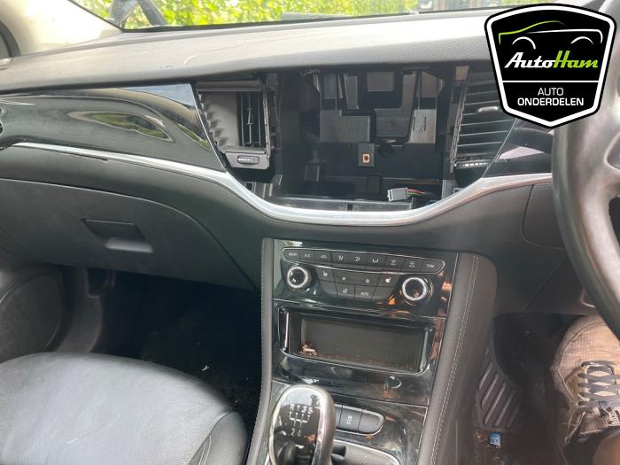 Opel Astra K 1.0 SIDI Turbo 12V Skrotfordon (2019, ZWART)