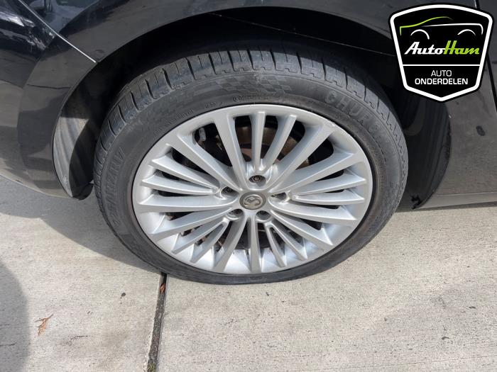 Opel Astra K 1.0 SIDI Turbo 12V Skrotfordon (2019, ZWART)