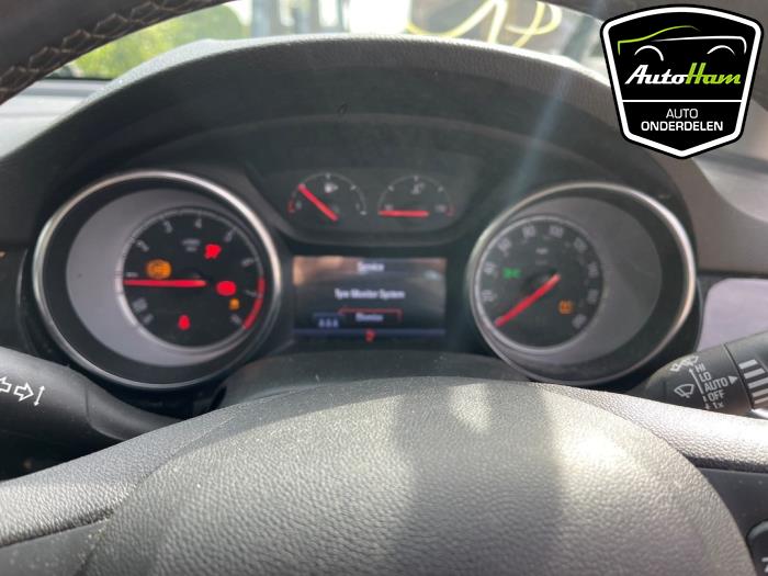 Opel Astra K 1.0 SIDI Turbo 12V Skrotfordon (2019, ZWART)