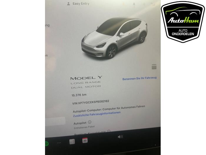 Tesla Model Y Long Range 72kWh Skrotfordon (2023, WIT)