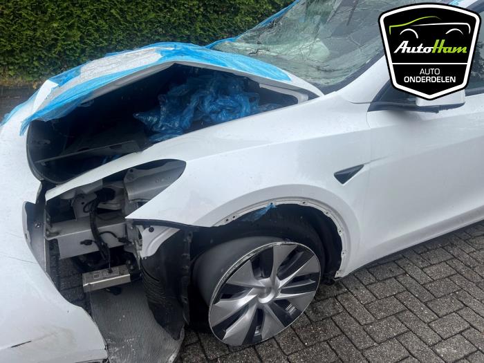 Tesla Model Y Long Range 72kWh Skrotfordon (2023, WIT)