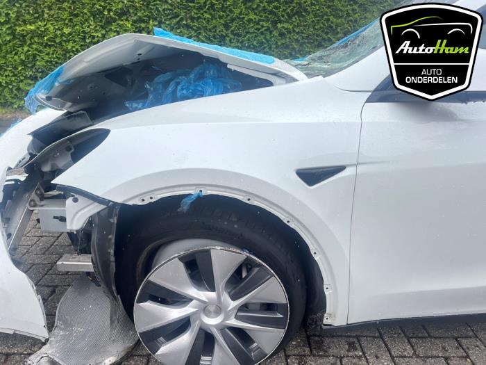 Tesla Model Y Long Range 72kWh Skrotfordon (2023, WIT)