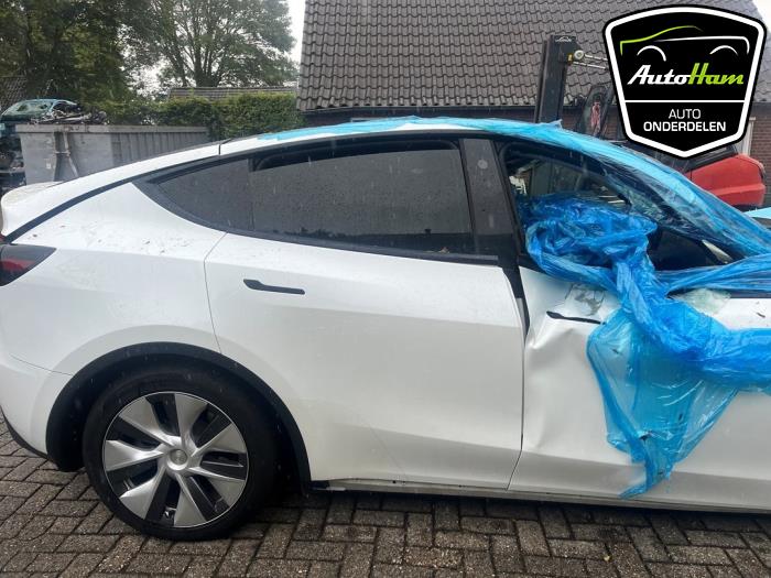 Tesla Model Y Long Range 72kWh Skrotfordon (2023, WIT)