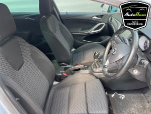 Opel Astra K 1.6 CDTI 136 16V Épave (2018, Léger, Bleu)